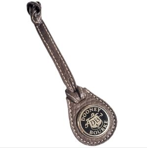🤎 Vintage Y2K Dooney & Bourke D&B Taupe Brown Leather Logo Fob Bag Charm